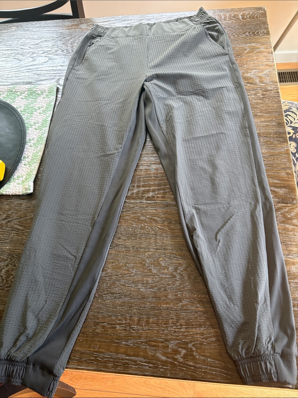 Athleta Brooklyn Olive textured Lightweight Brooklyn Jogger pants